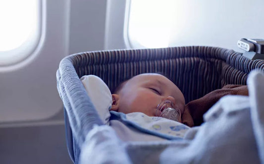 Kako PUTOVATI sa kolevkom? Auto i Avion
