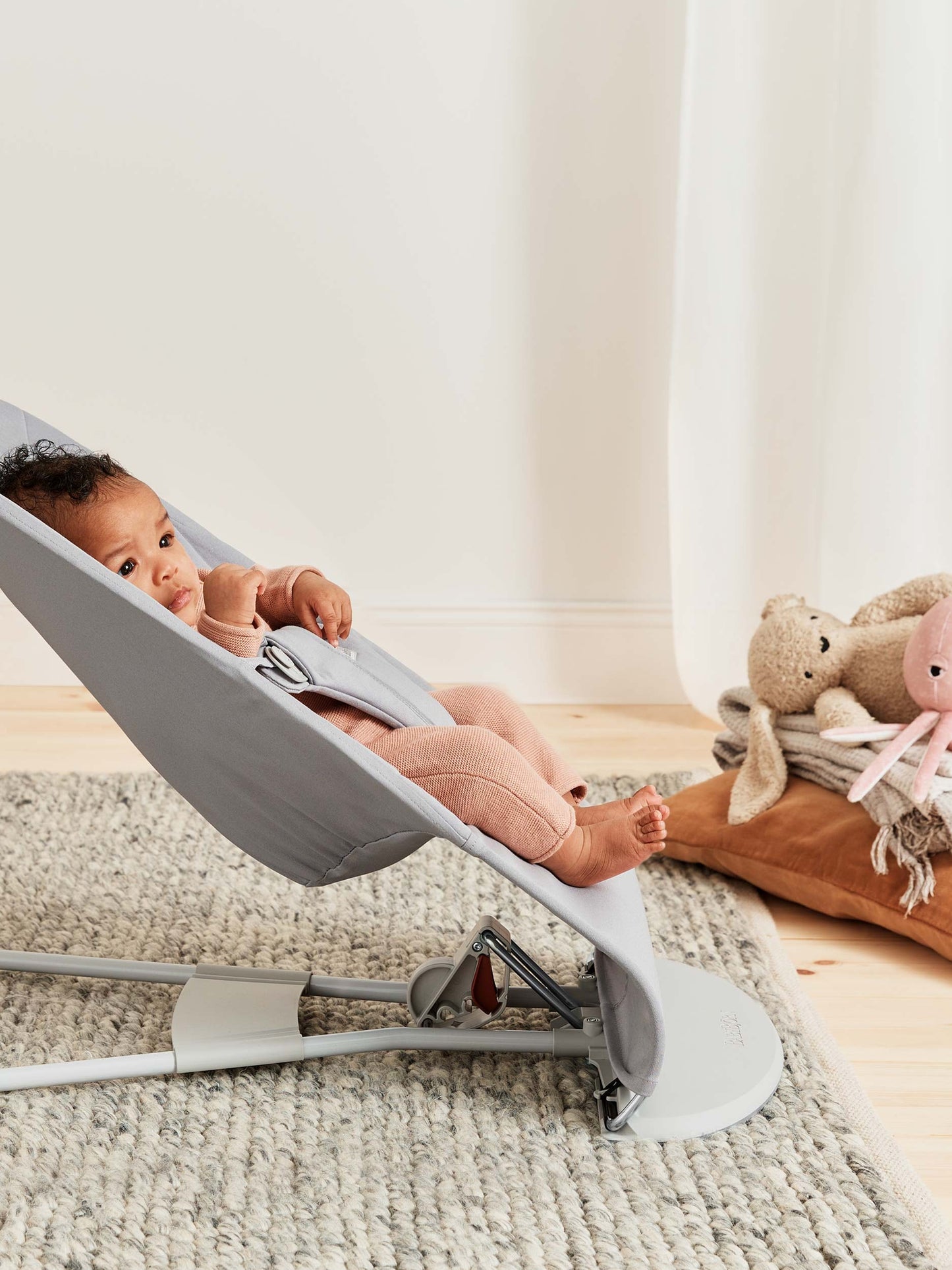 BABY BJORN - Bliss / Woven Petal Quilt - Svetlo siva - 006224