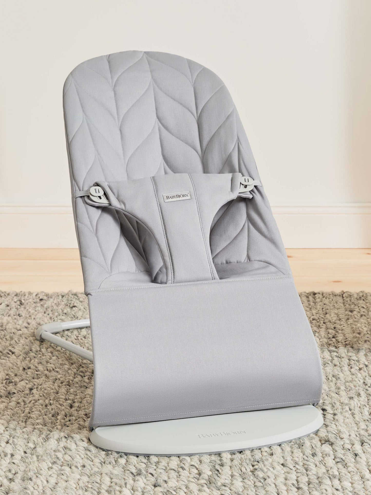 BABY BJORN - Bliss / Woven Petal Quilt - Svetlo siva - 006224