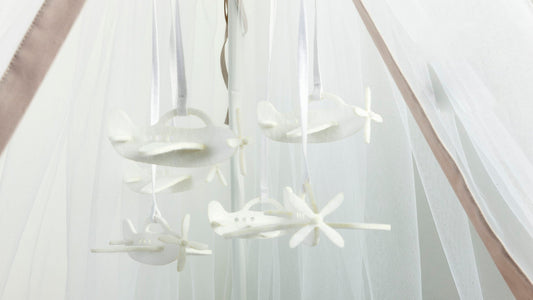 TRI DRUGARA - Avijatičar | Bež