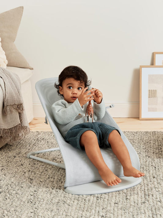 BABY BJORN - Balance Soft / Mesh - Srebrno Bela - 005029